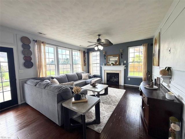 3240 Joplin LN, Chesapeake, VA 23323
