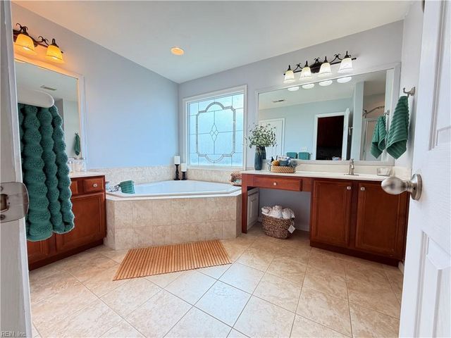 3240 Joplin LN, Chesapeake, VA 23323