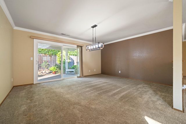 6849 Creekside Street, Redding, CA 96001