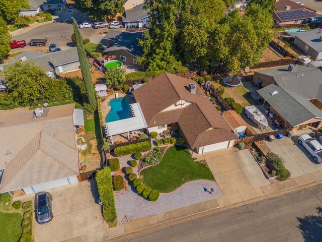 6849 Creekside Street, Redding, CA 96001