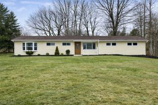 18832 Maplewood Lane, Chagrin Falls, OH 44023