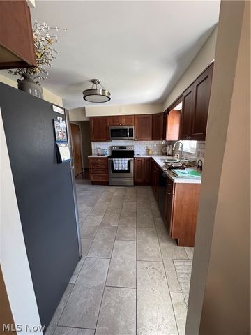 404 S Bradfield Drive, St Marys, WV 26170