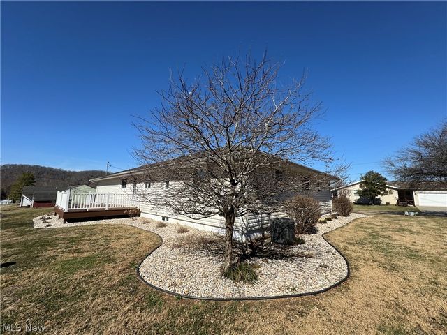 404 S Bradfield Drive, St Marys, WV 26170