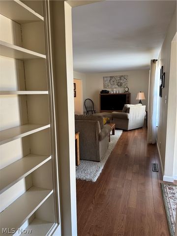 404 S Bradfield Drive, St Marys, WV 26170