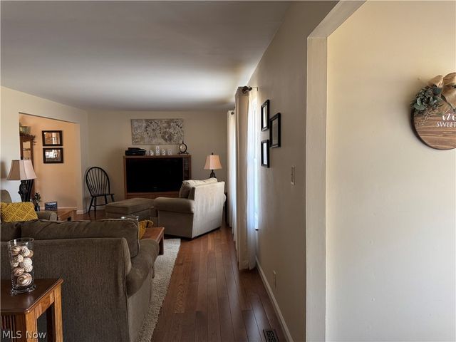 404 S Bradfield Drive, St Marys, WV 26170