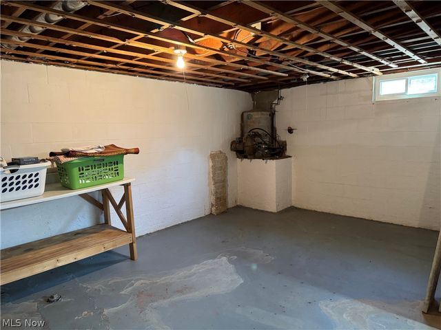 404 S Bradfield Drive, St Marys, WV 26170