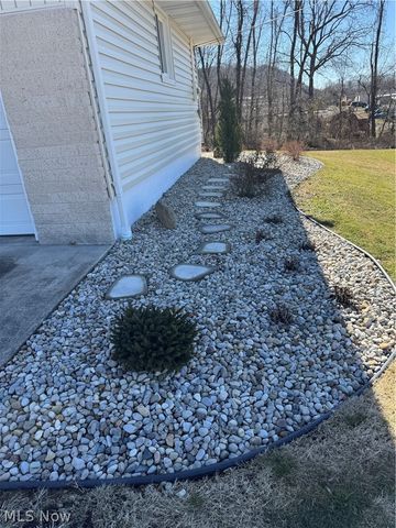 404 S Bradfield Drive, St Marys, WV 26170