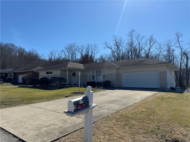 404 S Bradfield Drive, St Marys, WV 26170