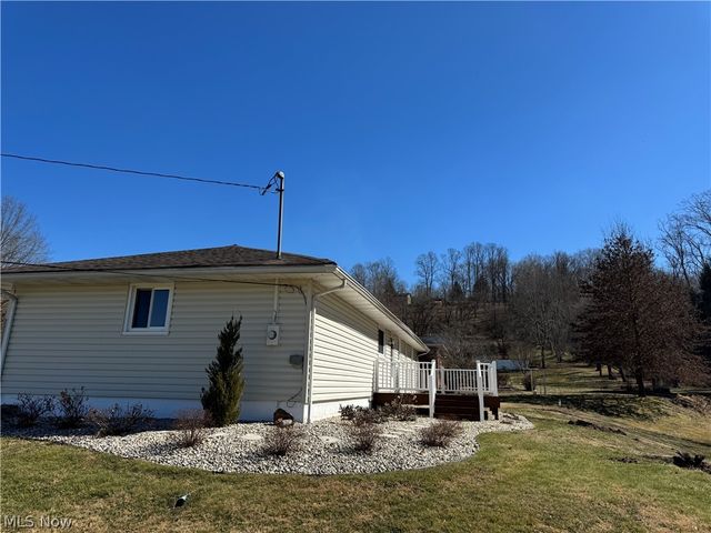 404 S Bradfield Drive, St Marys, WV 26170