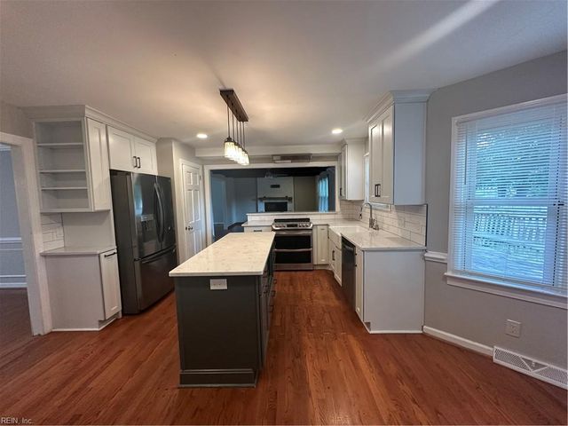 608 Hearndon CT, Chesapeake, VA 23322
