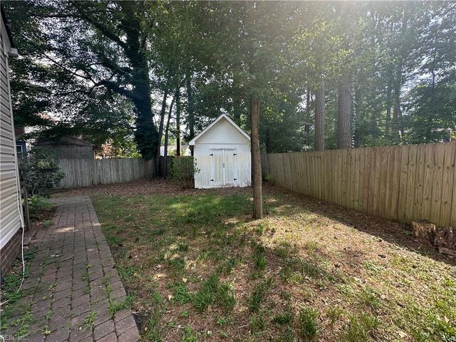 608 Hearndon CT, Chesapeake, VA 23322