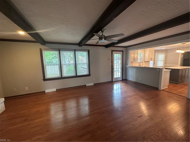 608 Hearndon CT, Chesapeake, VA 23322