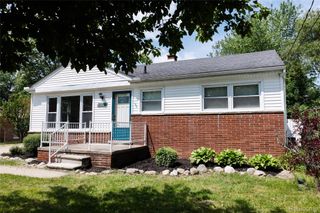 32501 Robeson Street, St. Clair Shores, MI 48082