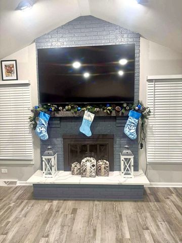 908 Glenmore Lane, Elgin, IL 60124