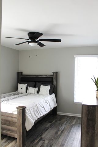 908 Glenmore Lane, Elgin, IL 60124