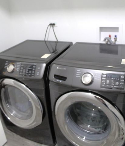 908 Glenmore Lane, Elgin, IL 60124