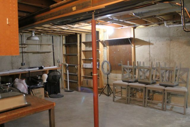 908 Glenmore Lane, Elgin, IL 60124