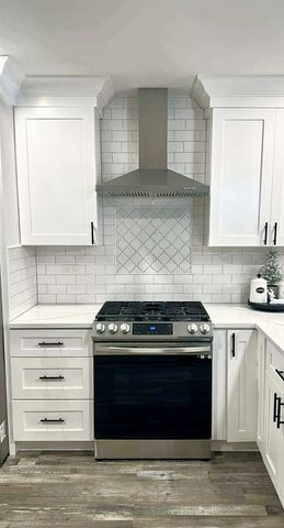 908 Glenmore Lane, Elgin, IL 60124