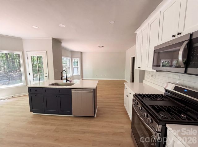 6095 Coral View Drive, Harrisburg, NC 28075