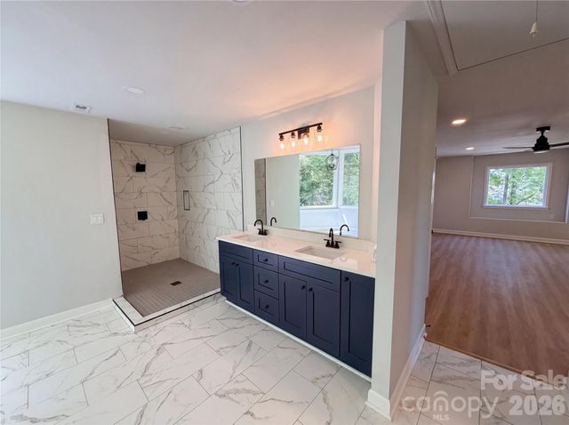 6095 Coral View Drive, Harrisburg, NC 28075