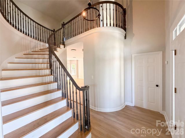 6095 Coral View Drive, Harrisburg, NC 28075