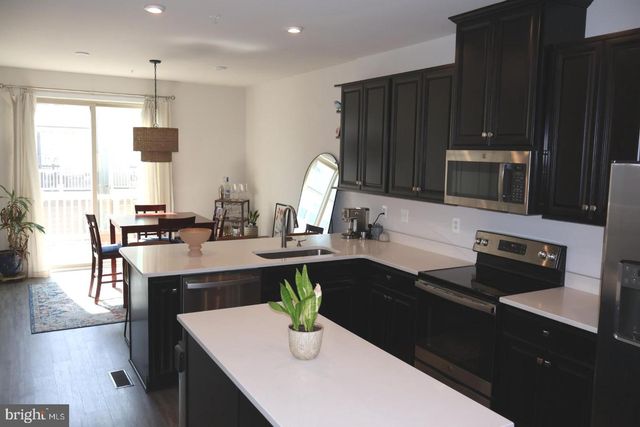 230 S NEWKIRK ST, Baltimore, MD 21224
