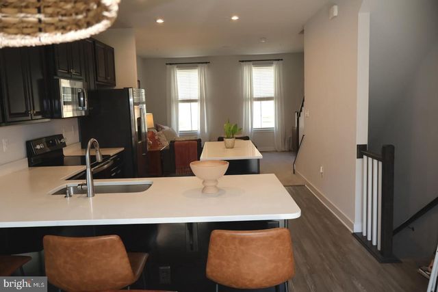 230 S NEWKIRK ST, Baltimore, MD 21224