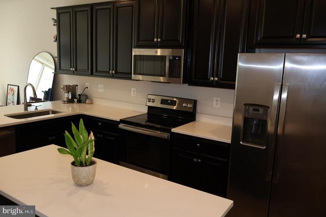 230 S NEWKIRK ST, Baltimore, MD 21224