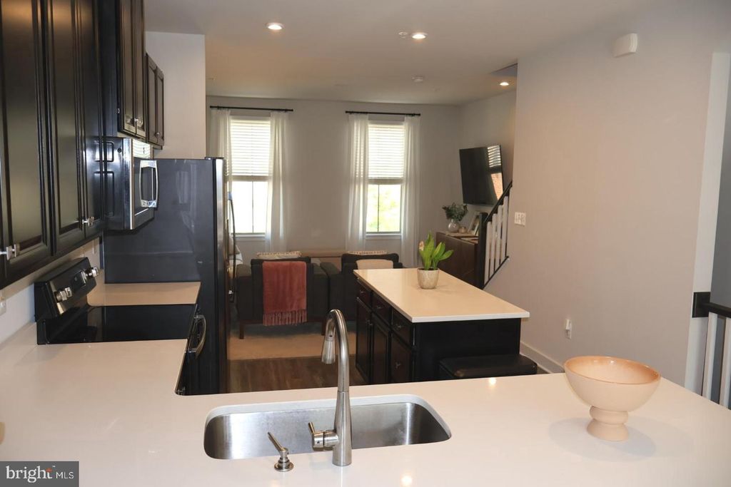 230 S NEWKIRK ST, Baltimore, MD 21224