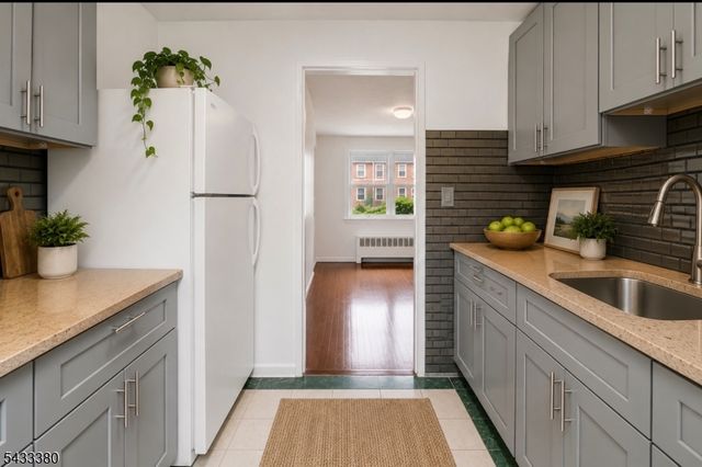 21 A Carolyn Terrace, Roselle Boro, NJ 07203