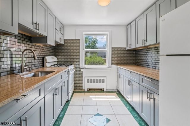 21 A Carolyn Terrace, Roselle Boro, NJ 07203