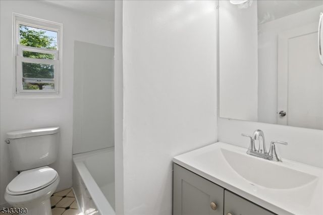 21 A Carolyn Terrace, Roselle Boro, NJ 07203