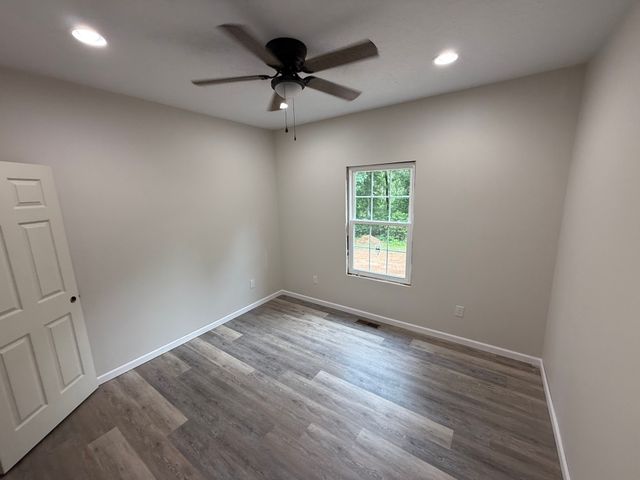 103 Lab Dr, Buchanan, TN 38222