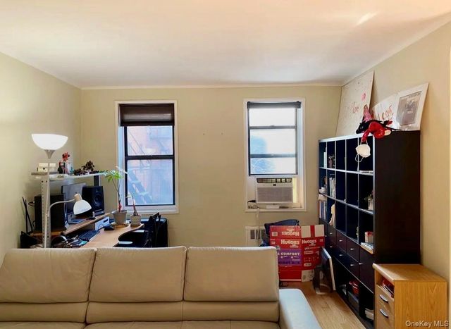 6960 108 420, Forest Hills, NY 11362