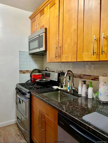 6960 108 420, Forest Hills, NY 11362