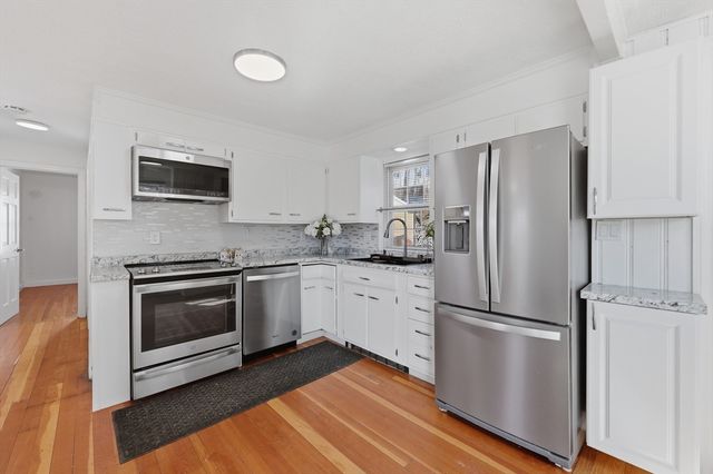 32 Indian Lake Parkway, Worcester, MA 01605