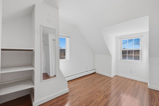 32 Indian Lake Parkway, Worcester, MA 01605