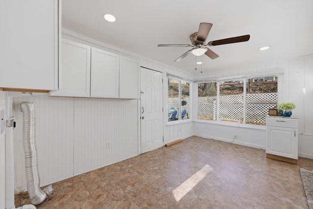 32 Indian Lake Parkway, Worcester, MA 01605