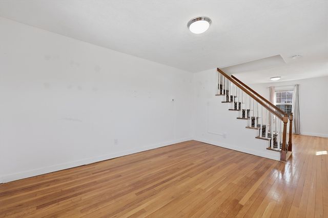 32 Indian Lake Parkway, Worcester, MA 01605