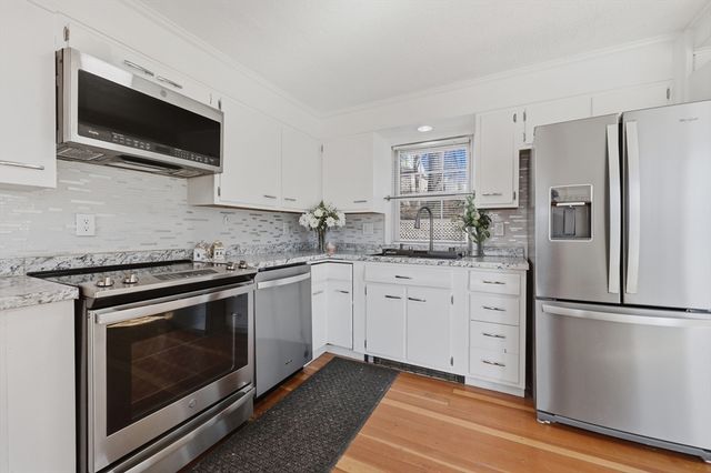 32 Indian Lake Parkway, Worcester, MA 01605