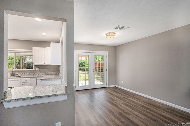 9831 Sunset Pl, San Antonio, TX 78245