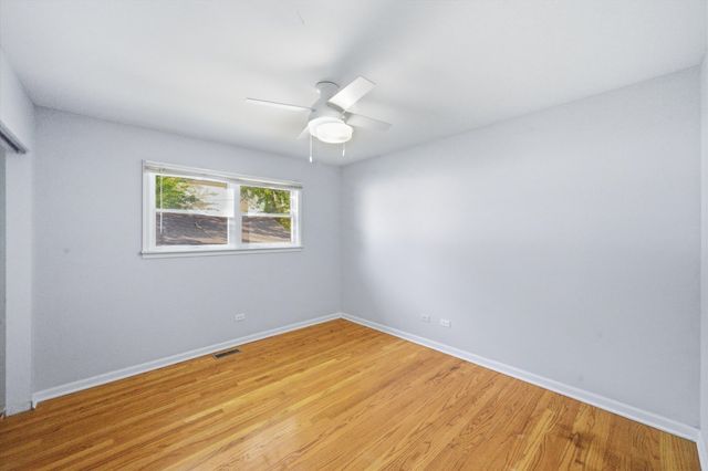 132 E Montana Avenue, Glendale Heights, IL 60139
