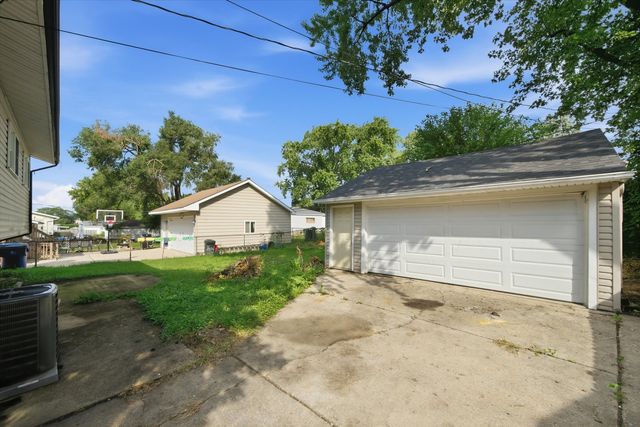 132 E Montana Avenue, Glendale Heights, IL 60139