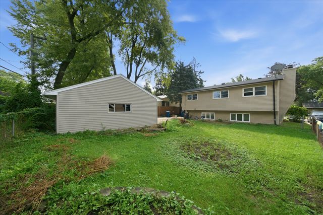 132 E Montana Avenue, Glendale Heights, IL 60139