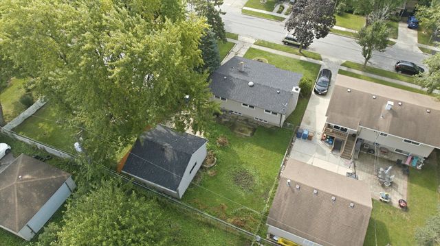 132 E Montana Avenue, Glendale Heights, IL 60139
