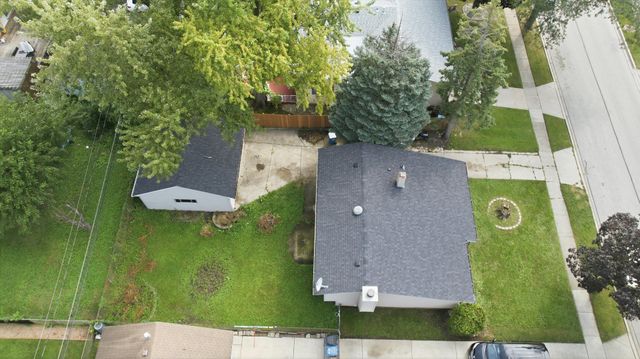 132 E Montana Avenue, Glendale Heights, IL 60139