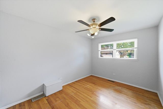 132 E Montana Avenue, Glendale Heights, IL 60139