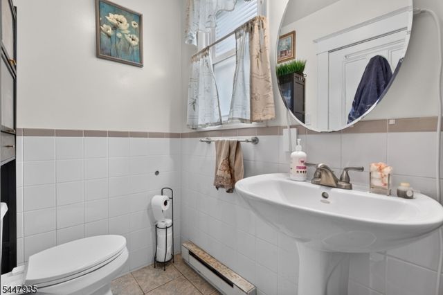 81 Louis St, New Brunswick City, NJ 08901