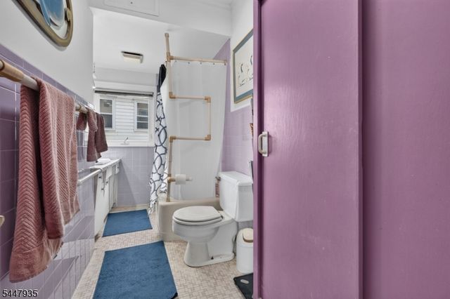 81 Louis St, New Brunswick City, NJ 08901