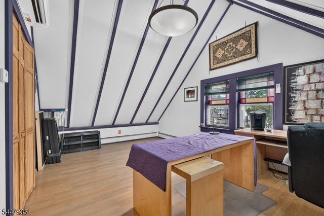 81 Louis St, New Brunswick City, NJ 08901